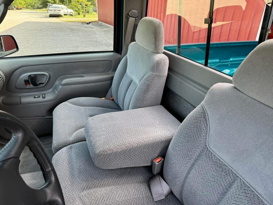 ‘95 GMC Sierra 1500 w/ 19K miles