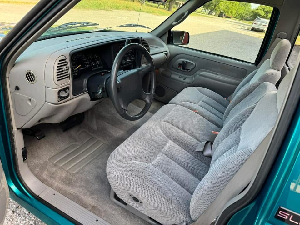 ‘95 GMC Sierra 1500 w/ 19K miles
