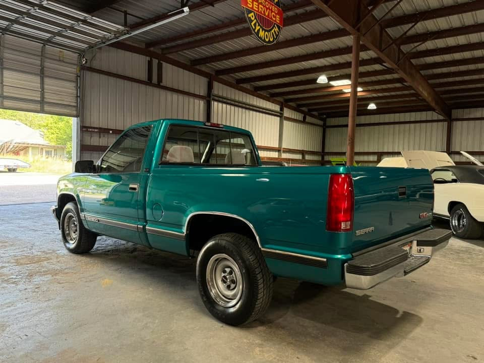 ‘95 GMC Sierra 1500 w/ 19K miles