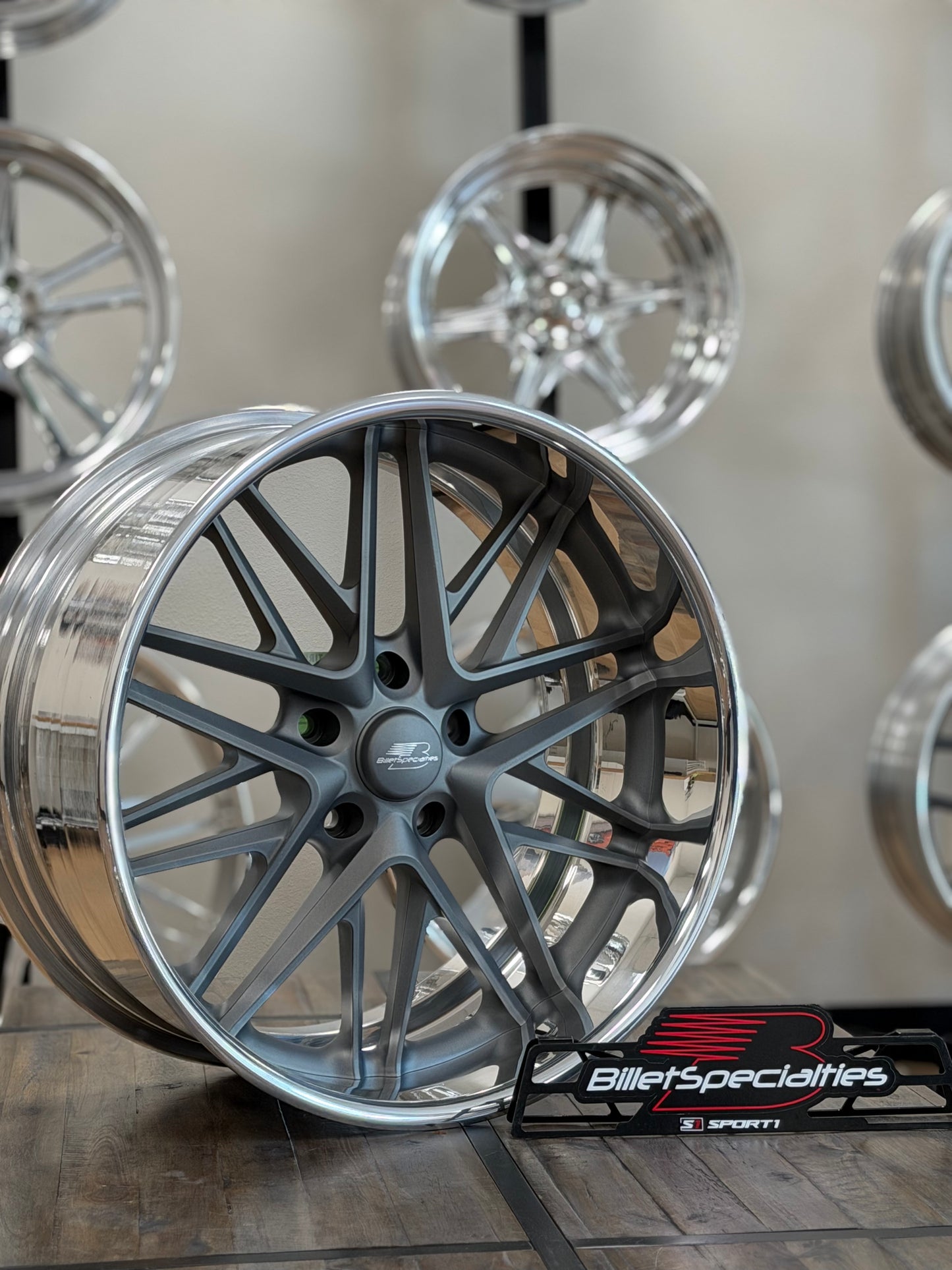 Billet Specialties Innovator - 20” Matte Gun Metal center