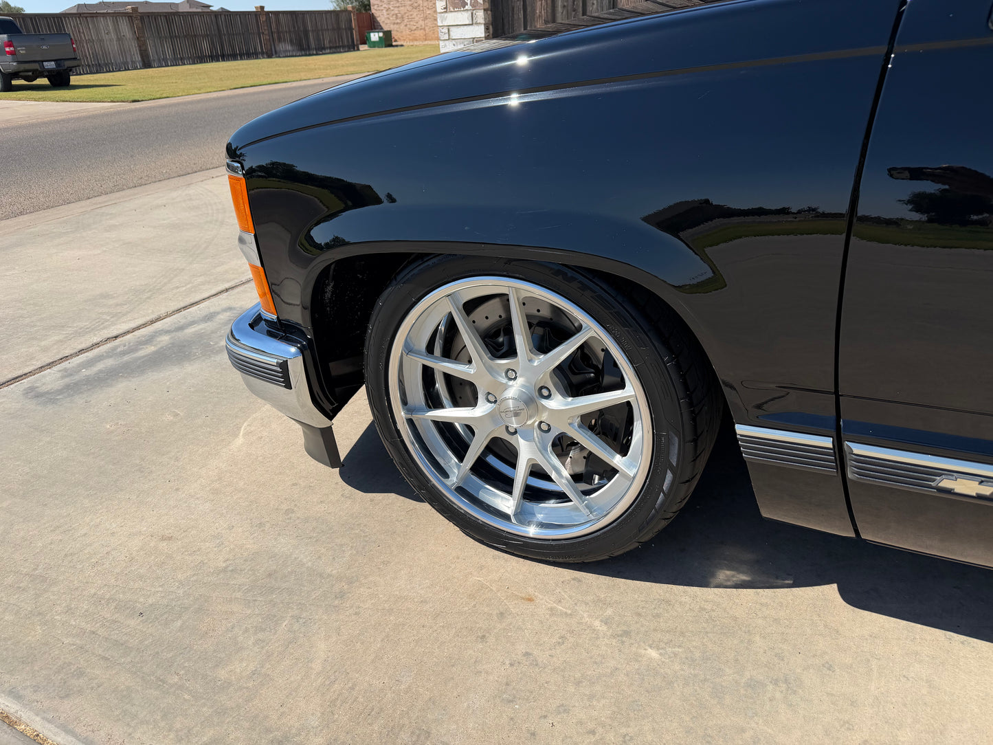 Billet Specialties Prism - 20” Brushed with gloss clear center - with tires